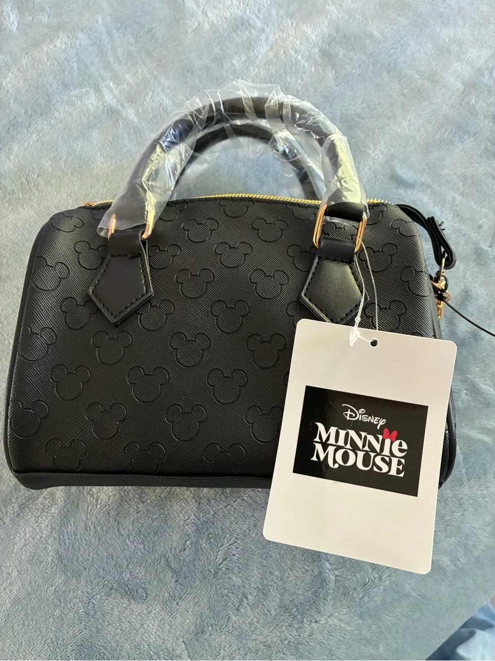 Minnie Mouse Girls Black Purse with Pink Accent. Has shoulder strap. NWT